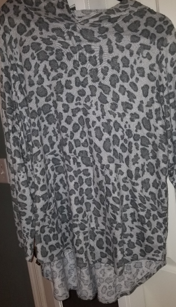 Super soft cheetah hoodie